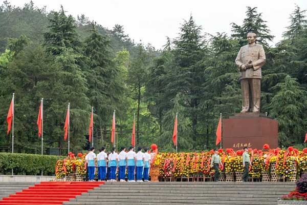 市林业水利局赴韶山红色教育基地开展专题培训 在红色沃土中汲取治水兴林的精神力量