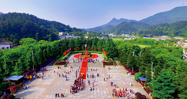 传承先烈志 铸牢忠诚魂 —— 韶山党员教育培训的精神洗礼